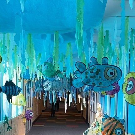 Ocean Diorama Project Under The Sea, Glow Gallery, Vbs Ocean Theme, Under The Sea Art, Ocean Vbs, Scuba Vbs, Under The Sea Decorations, Ocean Theme Classroom, Deco Marine