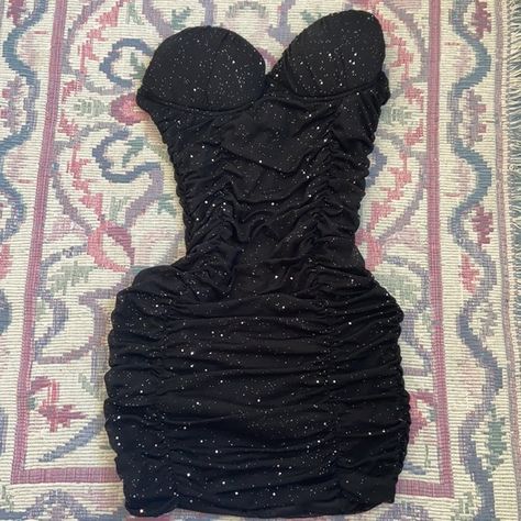 Black Glittery Dress, 19 Birthday, Birthday Aesthetic, Glittery Dress, Hoco Dress, 19th Birthday, Prom Ideas, Pretty Prom Dresses, Hoco Dresses