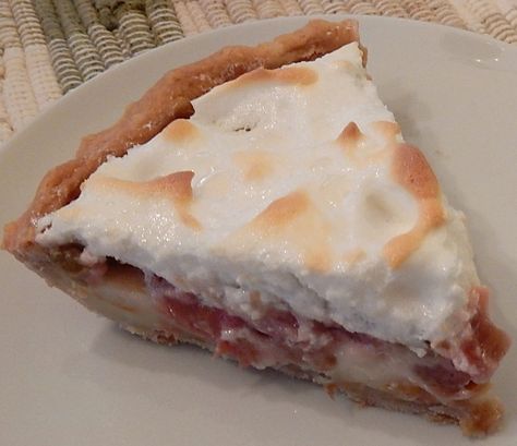 Old-fashioned Rhubarb Custard Pie with Meringue Topping – A Hundred Years Ago Rhubarb Pie With Meringue, Rhubarb Custard Meringue Pie, Rhubarb Custard Pie With Meringue, Amish Rhubarb Custard Pie, Rubarb Pie, Pie With Meringue Topping, Strawberry Meringue Pie, Rhubarb Custard Pie Recipe, Rhubarb Meringue Pie