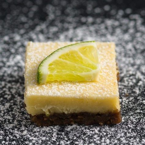 Key Lime Pie Bars With Ginger Snap Crust • Nomageddon Ginger Snap Crust, Pie Photography, Key Lime Bars, Key Lime Pie Bars, Easy Dessert Bars, Lime Desserts, Deserts Easy, Gingersnap Crust, Keylime Pie Recipe