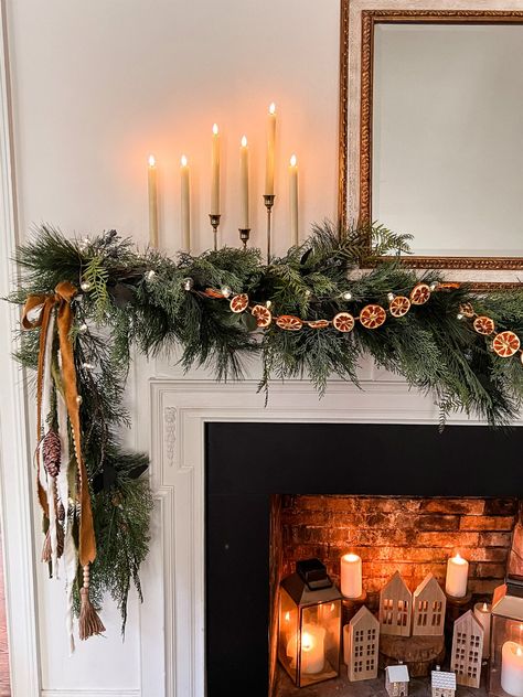 Garage Garland Christmas, Traditional Christmas Decorations Outdoor, Christmas Decor Vintage Ideas, Boho Christmas Window Display, Subtle Holiday Decor, Christmas Mantle 2023, 1800s Christmas Aesthetic, Mantles For Christmas, Old English Christmas Decor