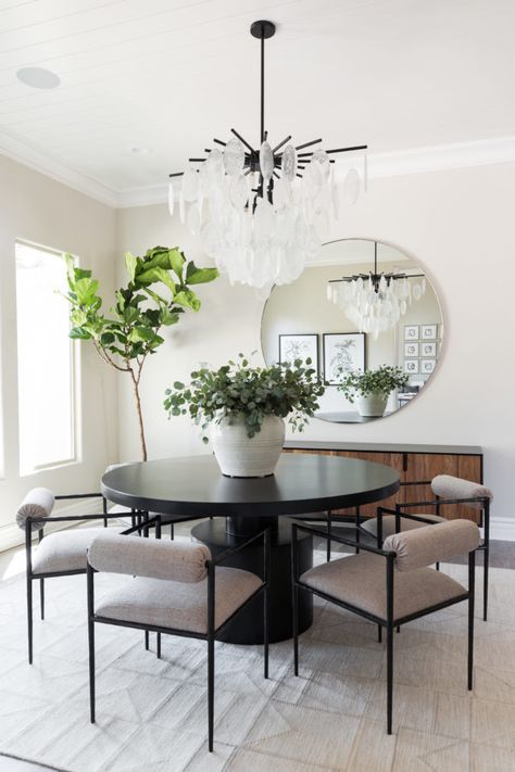 Dining Room Contemporary, Dinning Room Design, Dining Room Interiors, Contemporary Dining Room, Dining Room Inspiration, Dining Table Design, Shop Interiors, Modern Dining Room, Dining Room Design