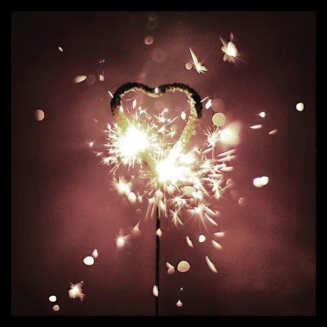 sparkler candle for bday cakes- so cool Heart Shaped Sparklers, Heart Sparklers, Sparkler Candles, Sparkles Background, Heart Songs, Wedding Sparklers, Event Supplies, Heart Wedding, Backdrops For Parties