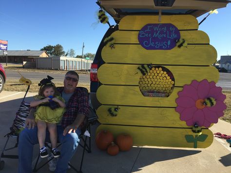 Trunk or Treat bee hive for my little bee hive Bee Parade Float Ideas, Bee Trunk Or Treat Ideas For Cars, Bumble Bee Trunk Or Treat Ideas, Honey Bee Trunk Or Treat, Bee Attitudes Trunk Or Treat, Beehive Trunk Or Treat Ideas, Honey Trunk Or Treat, Bee Hive Trunk Or Treat Ideas, Bee Themed Trunk Or Treat