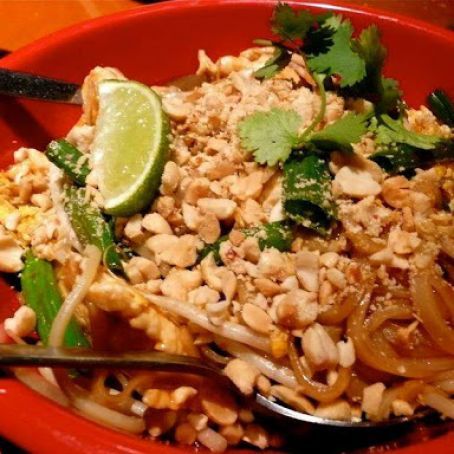 PF Chang's Copycat Recipes: Chicken Pad Thai Pei Wei Recipes, Pad Thai Chicken, Pf Changs Copycat, Pei Wei, Chicken Pad Thai, Pf Changs, Pad Thai Recipe, Thai Recipe, Thai Chicken