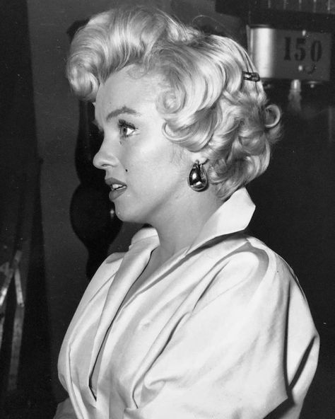 7 Year Itch, Rare Marilyn Monroe, Seven Year Itch, Marilyn Monroe Fashion, Marilyn Monroe Photos, Norma Jean, Norma Jeane, Side Profile, Blonde Bombshell