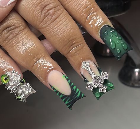 Green Duck Nails Acrylic, Green Freestyle Nails, Green Junk Nails, Nail Shorties, Green Duck Nails, Duck Nails Design, Green Goth, Halloween Dragon, Bday Stuff