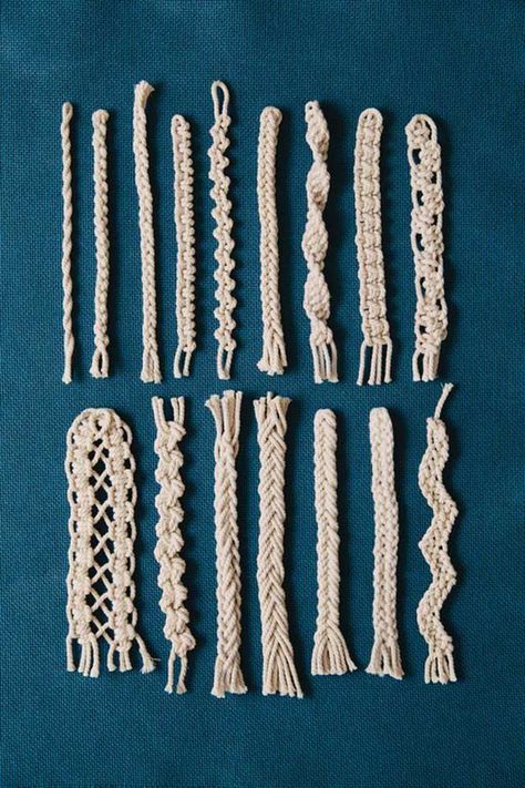 Macramê Passo a Passo: Aprenda os Principais Pontos para Fazer | Revista Artesanato Macrame Toran, Diy Projects To Make And Sell, Simpul Makrame, Art Macramé, Pola Macrame, Paracord Armband, Tutorial Macramé, Macrame Knots Tutorial, Makramee Diy