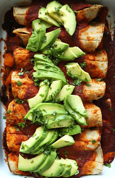 HEALTHY 10-Ingredient Butternut Squash Enchiladas! Simple methods and ingredients and AMAZING results! #plantbased #vegan #glutenfree #enchiladas #recipe #dinner #minimalistbaker Enchiladas Vegan, Squash Enchiladas, Squash Black Bean, Butternut Squash Enchiladas, Butternut Squash Black Bean, Chipotle Powder, Sliced Avocado, Black Bean Enchiladas, Mexican Night