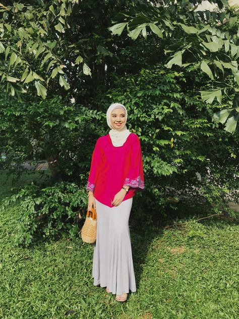 #hijab #outfit #raya #bujukurung #kebaya #modern #mermaid #skirt #ratan #bag #ootd #outfit #fits #hijabi #shawl  #looks Hijabi Mermaid, Raya Outfit, Modern Mermaid, Skirt Ootd, Mermaid Fit, Mermaid Skirt, Ootd Hijab, Hijab Outfit, Ootd Outfit