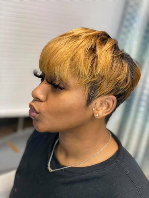 Half And Half Pixie Hair Color, Short Colored Pixie Hair Black Women, Female Fade Haircut Short Hair, Straight Pixie Haircut Black Women, 90s Mushroom Haircut Black Women, Afro B Hairstyles, Pixie Cut With Color Black Women, Brown Pixie Haircut Black Women, Black Women Short Haircut