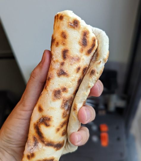 Greek Yogurt Flatbread, Yoghurt Flatbread, Gluten Free Flatbread Recipe, Gluten Free Flour Recipe, Gluten Free Pita, Fodmap Recipes Dinner, Low Fodmap Recipes Dinner, Gluten Free Flatbread, Gluten Free Guide