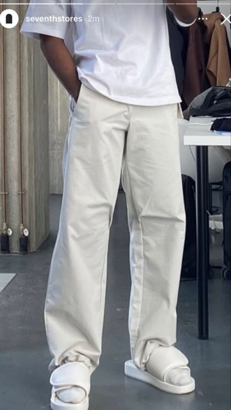 White Cargo Pants Men, Neutral Mens Outfits, Retro Aesthetic Outfit, Black Men Casual Style, Fashion Aesthetic Outfits, Minimal Streetwear, White Tracksuit, Spiritual Fashion, White Pants Outfit