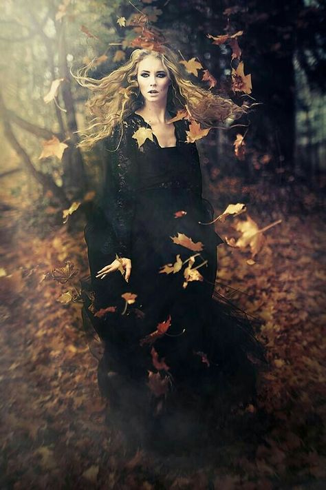 Infinity Witch Photos, Dark Beauty Magazine, Halloween Photography, Shotting Photo, Pretty Princess, Fantasy Photography, Halloween Photoshoot, Season Of The Witch, Halloween Photos