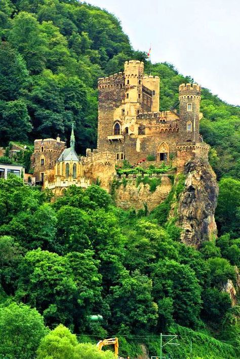 Vila Medieval, Old Castle, Chateau Medieval, Castle Mansion, European Castles, Rhine River, Germany Castles, Chateau France, Castle Ruins