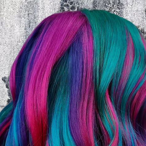 Jewel Tone Hair Color, Hair Color For Brown Hair, Jewel Tone Hair, Magenta Hair, Cute Hair Colors, Teal Hair, Hair Jewels, Hair Affair, Hair Brained