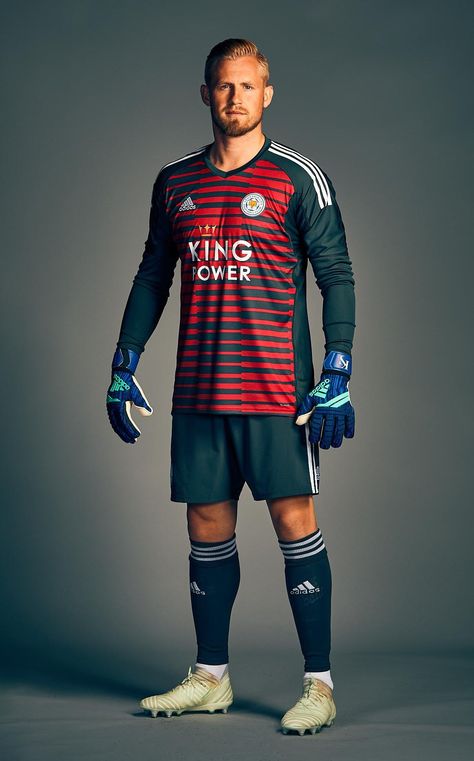 Leicester City 2018/2019 Goalkeeper Kit Football Goalkeeper Jersey Design, Tottenham Shirt, Football Things, Soccer Poses, Kasper Schmeichel, Leicester City Football Club, Chelsea Shirt, Fifa Qatar, Arsenal Shirt