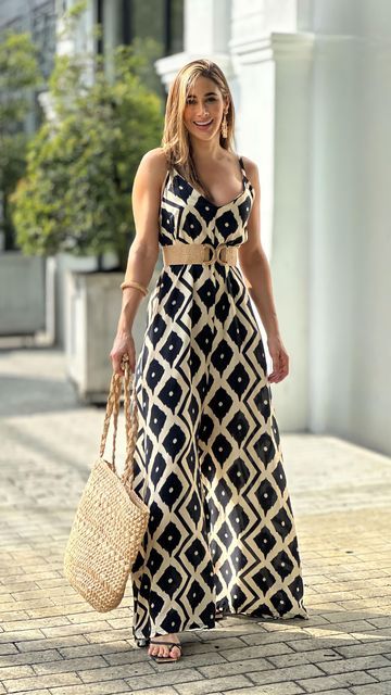 Maxi Skirt Dress, Beauty Dress, Lovely Dresses, Peta, Dress Clothes For Women, Crochet Dress, Gorgeous Dresses, Beautiful Dresses, Casual Outfits