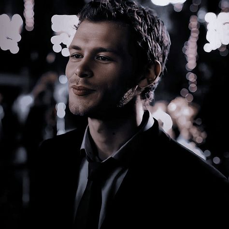 𝗗𝗘𝗦𝗖 :: #klaus #klausmikaelson #klausmikaelsonedit #niklausmikaelson #mikaelson #thevampirediaries #tvd #tvdedits #theoriginals Klaus Mikaelson Hot Pics, Klaus Mikaelson Photos, Klaus Michaelson, Klaus Tvd, Klaus From Vampire Diaries, Niklaus Mikaelson, Klaus The Originals, The Mikaelsons, Vampire Diaries Movie