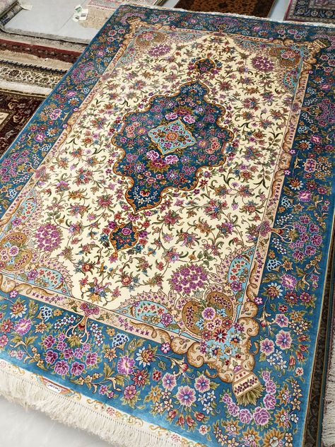 Persian Carpet Aesthetic, Persian Carpet Photography, Irani Carpet, Persian Carpet Motifs, Iranian Silk Carpet, Indigo Plant, Indigo Design, Kashmir Silk Carpets, Iranian Beauty