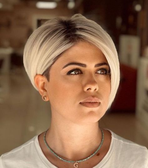 Long Asymmetrical Haircut, Short Wedge Hairstyles, Short Hair Updos, Short Asymmetrical Haircut, Asymmetrical Haircuts, Long Asymmetrical Bob, Asymmetrical Bob Short, Easy Short Haircuts, Asymmetrical Bob Haircuts