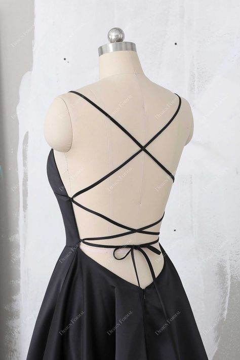 Backless Black Gown, Back Free Dress, Formal Simple Dress, 8 Grade Prom Dresses, Prom Dress Back, Black Dress With Open Back, Black Satin Prom Dress, Strappy Backless Dress, 8th Grade Prom Dresses