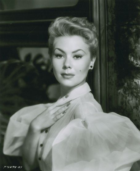 Mitzi Gaynor, Vera Ellen, Veronica Lake, Old Hollywood Style, Retro Beauty, Woman Movie, Classic Actresses, Hollywood Legends, Hollywood Glam