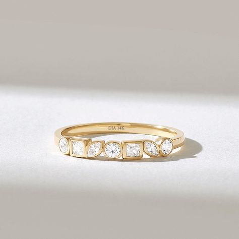 14k Real Solid Gold Bezel Set Mixed Cut Diamonds Wedding Band for Women. Multi Shaped Diamonds Anniversary Ring is available in Yellow White and Rose Gold Color Options. Dainty Design Stackable Bridal Ring can be a unique addition to your jewelry collection, wear it alone, or combine it with other rings to have a special look. 𝐈𝐭𝐞𝐦 𝐃𝐞𝐭𝐚𝐢𝐥𝐬 * Gold KT: 10K, 14K, 18K * Custom Gold Color: Rose Gold, Yellow Gold, White Gold * Width of Top: 2.75MM * Width of Band: 1.51MM * Thickness of Band Unique Gold Wedding Bands For Women, Bezel Wedding Band, Unique Gold Wedding Bands, Bezel Set Wedding Band, Thick Wedding Bands, Unique Bands, Zierlicher Ring, Bridal Engagement Rings, Diamond Anniversary Rings