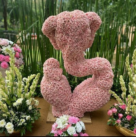 Ganpati Decoration Theme Ideas, Hearts Decor, Ganpati Decoration Theme, Mehendi Decor Ideas, Ganpati Decoration At Home, Forest Theme Wedding, Flower Garland Wedding, 21st Birthday Decorations, Ganpati Decoration Design