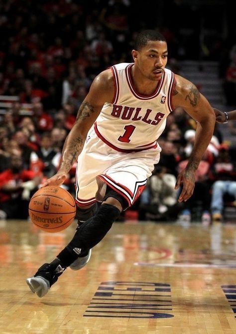 Rose Nba, Never Had A Chance, Chicago Bulls Basketball, Bulls Basketball, Basketball Photography, Chicago Sports, Nba Chicago Bulls, Nba Pictures, Derrick Rose