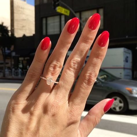 “This #Dainty #RoseGold #Oval #EngagementRing is perfection💃🏼 1.06ct Center I - SI2 Please DM us…” Red Acrylic Nails, Nail Ring, Glass Nails, Oval Nails, Short Acrylic Nails, Powder Nails, Gorgeous Nails, Wedding Nails, Red Nails