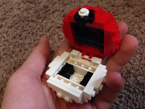 Lego Pokeball Variations Pokemon Lego Ideas, Cool Lego Ideas Easy, Lego Pokemon Instructions, Easy Lego Creations With Instructions, Lego Pokeball, Lego Diy Ideas, Pokémon Lego, Cool Lego Ideas, Pokeball Diy