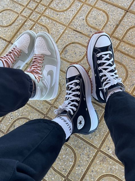 #converse #nike Couples Converse, Converse Nike, Nike Converse, Girls Converse, Cute Tumblr Pictures, Nikes Girl, Nike Boy, Couple Wallpaper, Chuck Taylor Sneakers