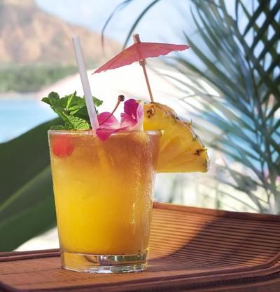 mai tai Mai Tai Recipe, Luau Food, Tipsy Bartender, Milk Shakes, Party Food And Drinks, Tropical Drink, Mai Tai, Beach Please, Hawaiian Party