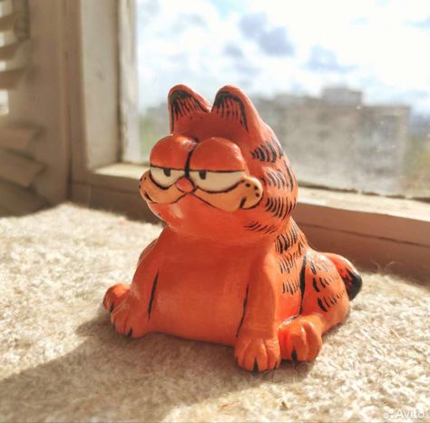 Garfield Clay Sculpture, Diy Garfield Crafts, Garfield Images, Adventure Time Art, Clay Art Projects, Miniature Crafts, Clay Sculpture, Clay Ceramics, Clay Pottery