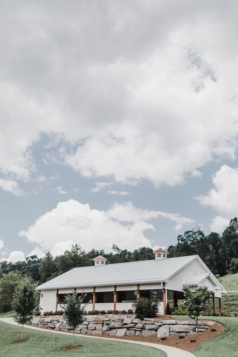 North Carolina Wedding Venues, Carolina Wedding Venues, North Carolina Mountain Wedding, Venue Lighting, Asheville Nc Wedding, Wedding Venues North Carolina, Airy Wedding, Mountain Wedding Venues, North Carolina Mountains