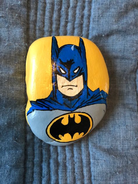 Colorful Rock Painting, Batman Rock Painting, Rock Painting Cartoon Characters, Superhero Pop Art, Rocks Painting, Bat Man, Painted Rocks Diy, Painting Rocks, Kid Rock