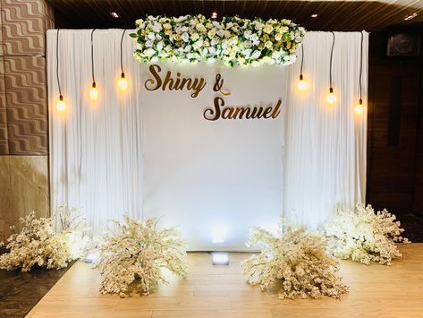 Engagement Decor For Inquiries, call +919820573713 #standingovationevents #soeventsmumbai #standingovationweddingandevents #weddingsbymjj #decorbystandingovationevents #eventindustry #eventplannersindia #mumbaieventplanners #eventprofs #events #decor #engagement #engagementdecor #backdropdecoration #shadesofwhite Engagement Backdrop, Simple Stage Decorations, Decor Engagement, Engagement Decor, Backdrop Decor, Decor 2023, Stage Decor, Events Decor, Engagement Decorations