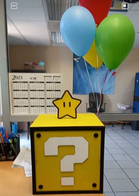 Caja de Mario Bros misteriosa Mario Gift Ideas, Mario Gifts, Super Mario Gifts, Raffle Box, Bug Gifts, Mario Bros Birthday, Bff Birthday Gift, Math Crafts, Bff Birthday