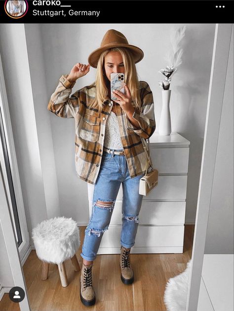 Brown Plaid Flannel Outfit, Yellow Flannel Outfit, Brown Flannel Outfit, Brown Booties Outfit, Fall Flannel Outfits, Plaid Flannel Outfit, Plaid Jacket Outfit, Flannel Outfits Fall, Women's Winter Outfits