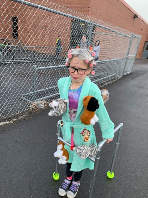 My daughter dressed as a 100 year old crazy cat lady and it was a huge hit! Old Man Costume, Old Lady Dress, Pajama Day At School, Old Lady Costume, Funny Ferrets, School Costume, Pajama Day, Primary Activities, Old Outfits