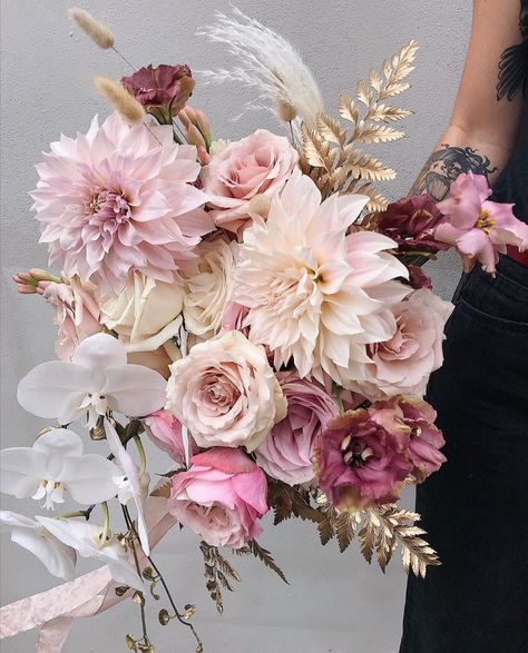 Dahlia Wedding Bouquets, Pink Dahlias, Dahlias Wedding, Summer Wedding Bouquets, Winter Bouquet, Bridal Bouquet Flowers, Vermont Wedding, Bouquets Wedding, Floral Arrangements Wedding