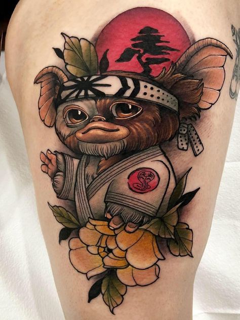 Gizmo Tattoo, Karate Tattoos, Celtic Tattoo Symbols, Pocket Watch Tattoos, Geometric Tattoo Arm, Celtic Tattoo, Fantasy Tattoos, Muster Tattoos, Watch Tattoos