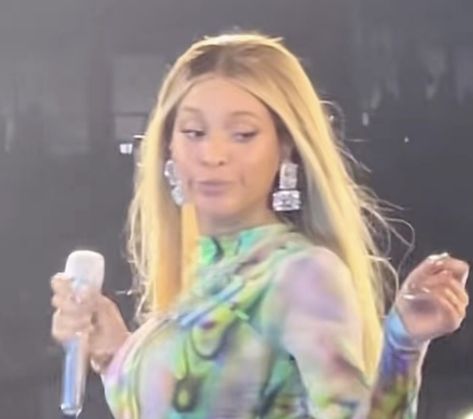 Beyonce Face, Beyonce Memes, Beyonce Pictures, Beyonce Fans, Queen Bee Beyonce, Face Meme, Beyonce Outfits, Beyoncé Giselle Knowles-carter, Beyonce Queen