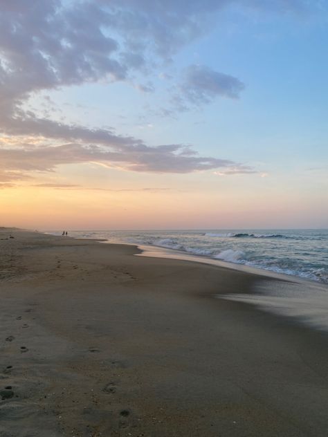 North Carolina Aesthetic Beach, Outer Banks North Carolina Aesthetic, The Outer Banks North Carolina, North Carolina Aesthetic, Outer Banks Beach House, North Carolina Beach House, North Carolina Summer, Boston Life, Oak Island North Carolina