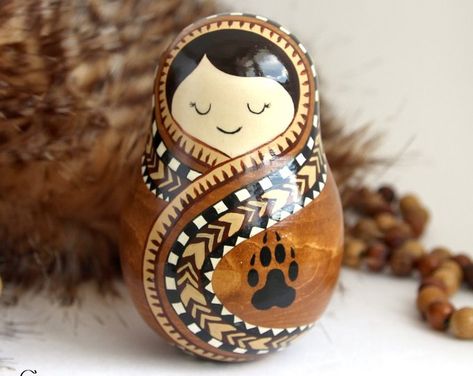 Nesting Dolls Craft, Nesting Dolls Diy, Nesting Dolls Art, Matryoshka Doll Art, Clothespin People, Pysanky Eggs Pattern, Babushka Dolls, Russian Folk Art, Russian Style