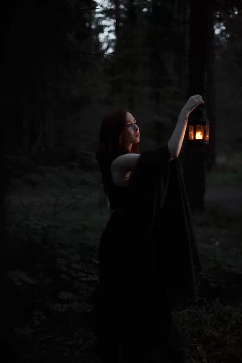 Dark Fantasy Photoshoot, Spooky Photo Shoot, Zodiac Photoshoot, Fantasy Shoot, Spooky Shoot, Lantern Photography, Spooky Photoshoot, Fantasy Photoshoot, Picnic Photo Shoot