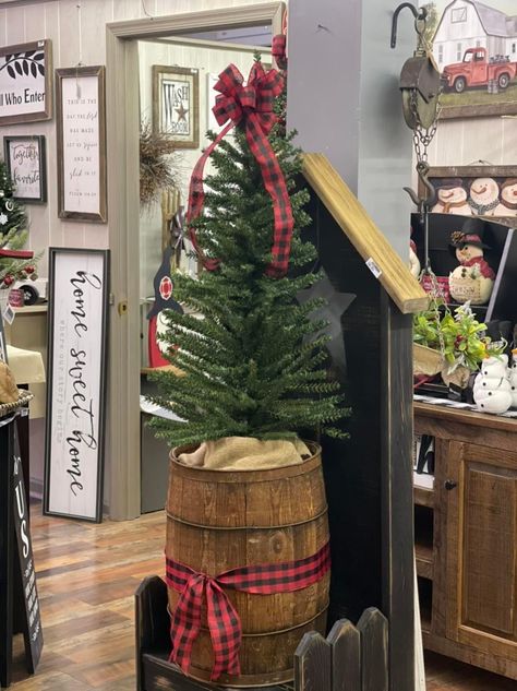 Christmas Barrel Decor, Barrel Decor, Whiskey Barrel, Hallmark Christmas, Decor Christmas, Hallmark, Whiskey, Barrel, Christmas Decorations