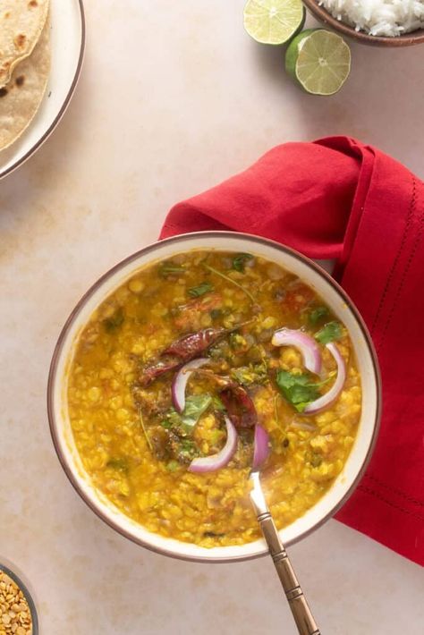 Indian Lentil Curry, Indian Dal, Dhal Recipe, Dal Tadka, Lentil Dishes, Healthy Vegetable Recipes, Using A Pressure Cooker, Dal Recipe, Fresh Spices