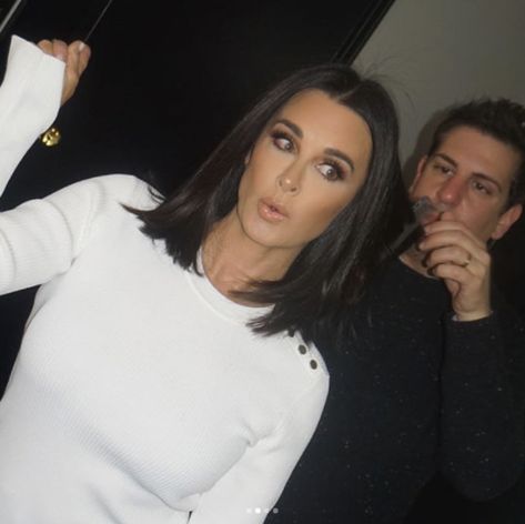 OMG! Kyle Richards Has Taken Her New Lob Haircut Even Shorter - Julius Michael Scarsdale Hair Salon Brunette Lob, Beachy Waves Hair, New Short Haircuts, Kyle Richards, Medium Curly Hair Styles, Lob Haircut, Haircuts Straight Hair, Haircuts For Long Hair, Long Hair Girl